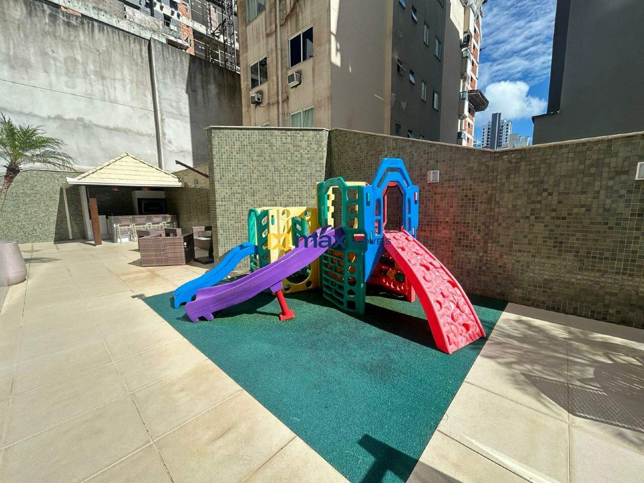 Apartamento para aluguel no Centro: playground