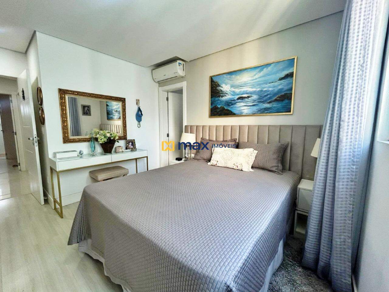 Apartamento para aluguel no Centro: Suíte 3 (Janela com Vista Mar)