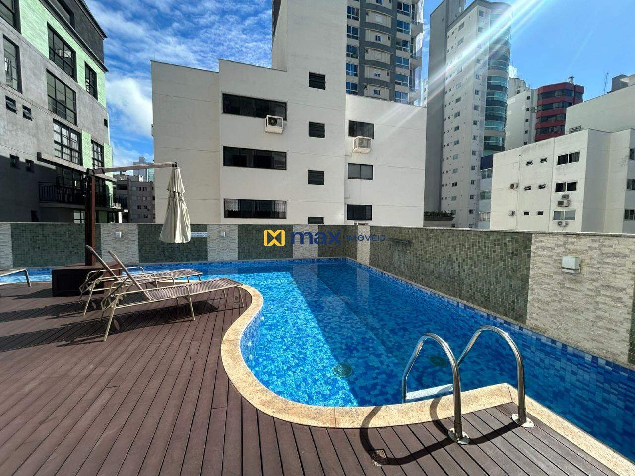 Apartamento para aluguel no Centro: Piscina 