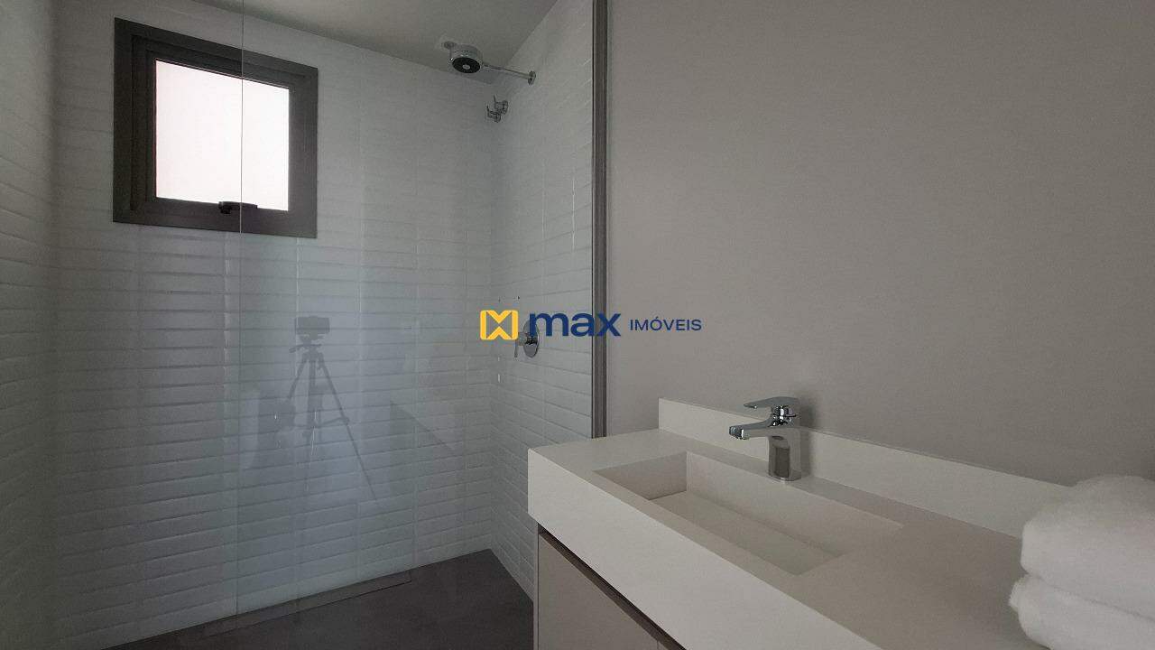 Apartamento à venda no Centro: Banheiro suíte