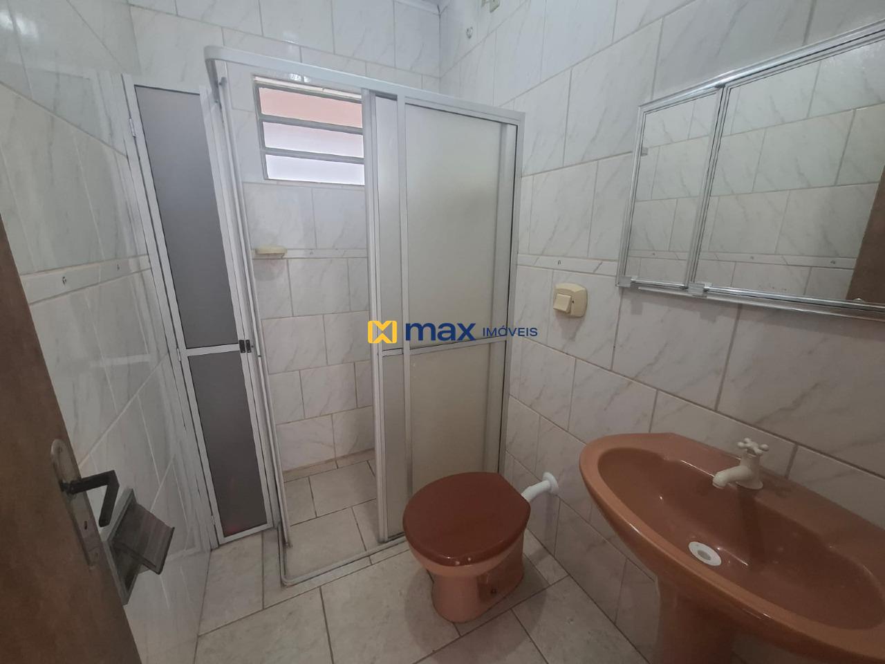 Casa para aluguel no Centro: Banheiro Social