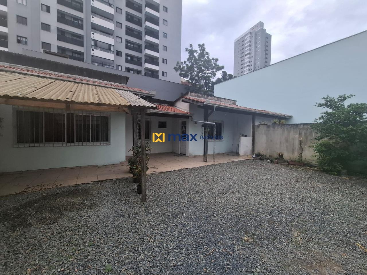 Casa para aluguel no Centro: Quintal