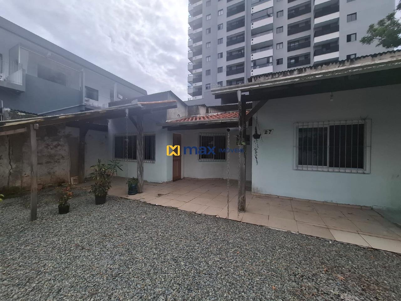 Casa para aluguel no Centro: Quintal