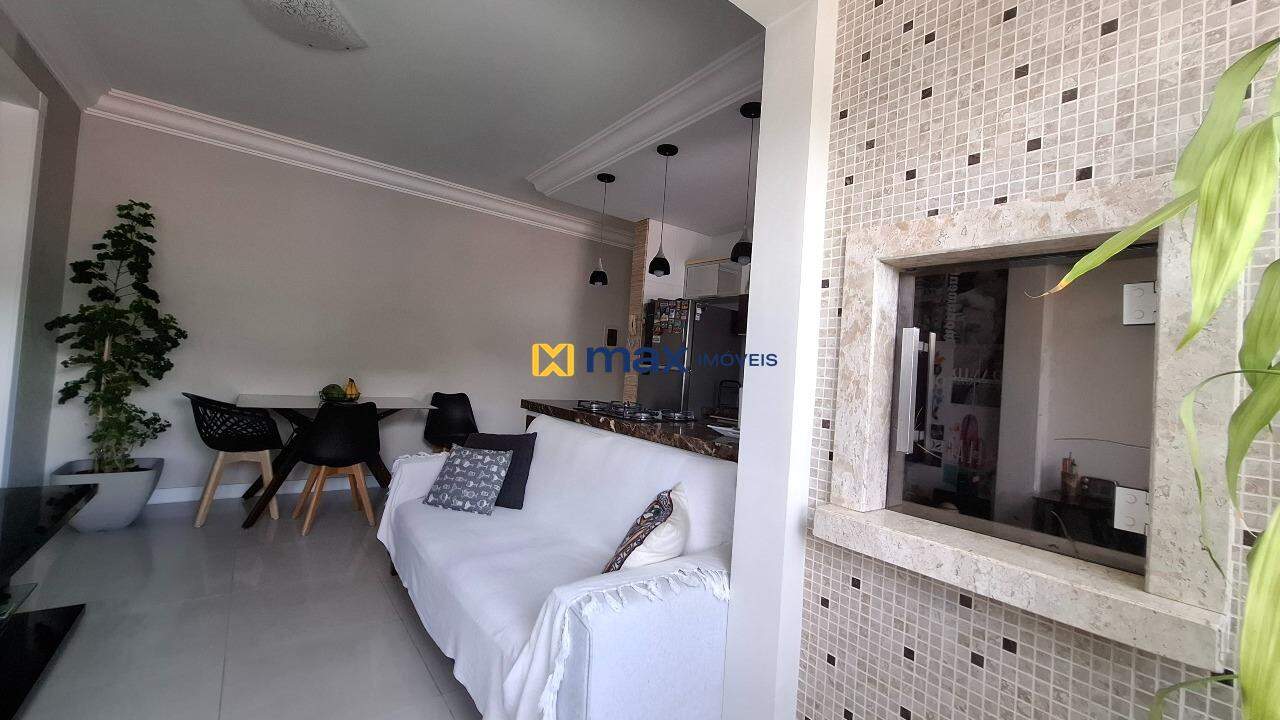 Apartamento à venda no Fazendinha: Sacada com churrasqueira