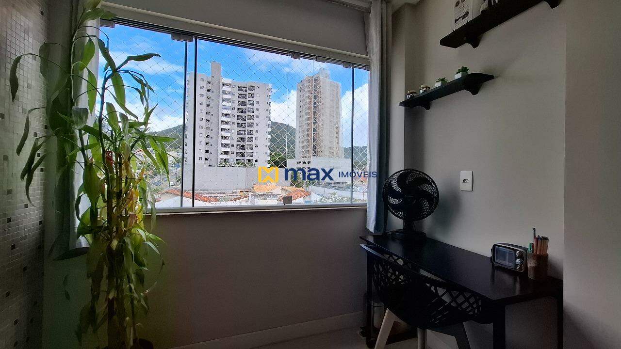 Apartamento à venda no Fazendinha: Sacada com churrasqueira