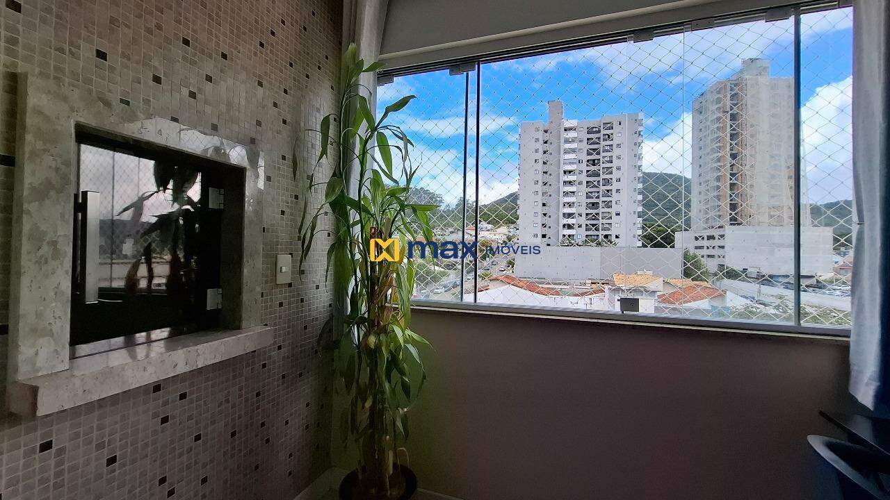 Apartamento à venda no Fazendinha: Sacada com churrasqueira