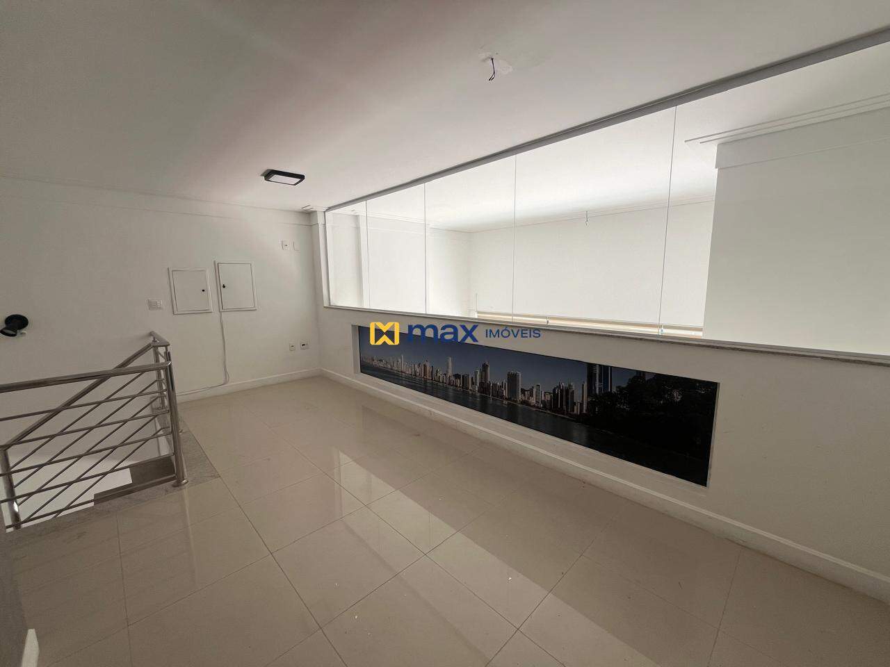 Sala à venda no Centro: Mezanino