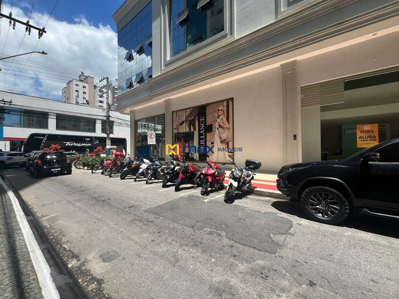 Sala à venda no Centro: Rua