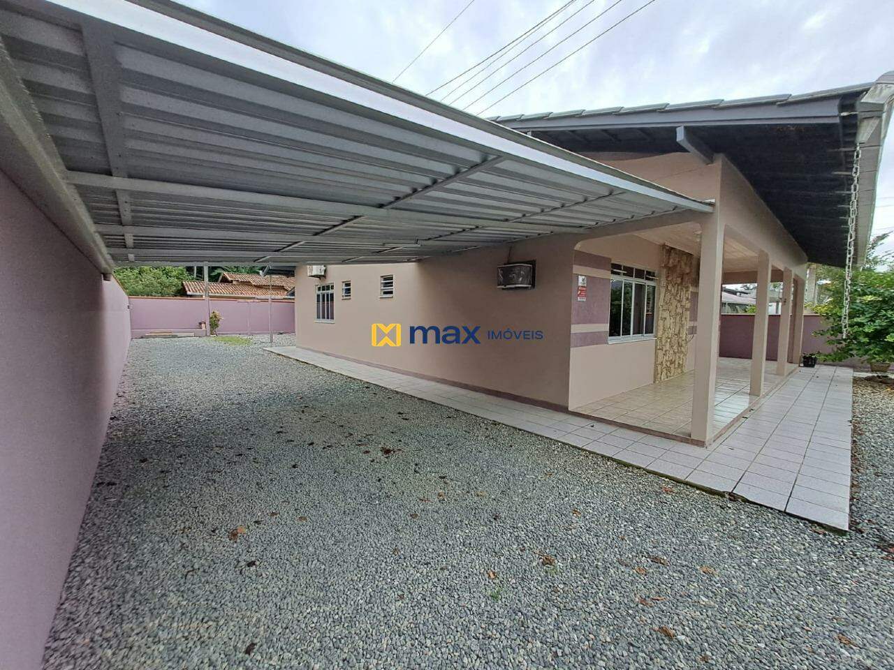 Casa à venda no gravatá: Fachada com garegem