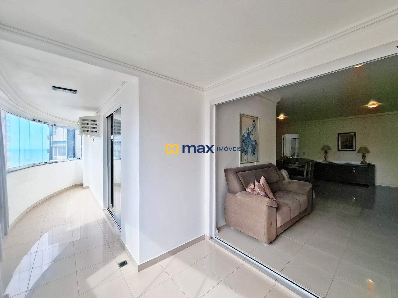 Apartamento à venda no Centro: Sala/Sacada