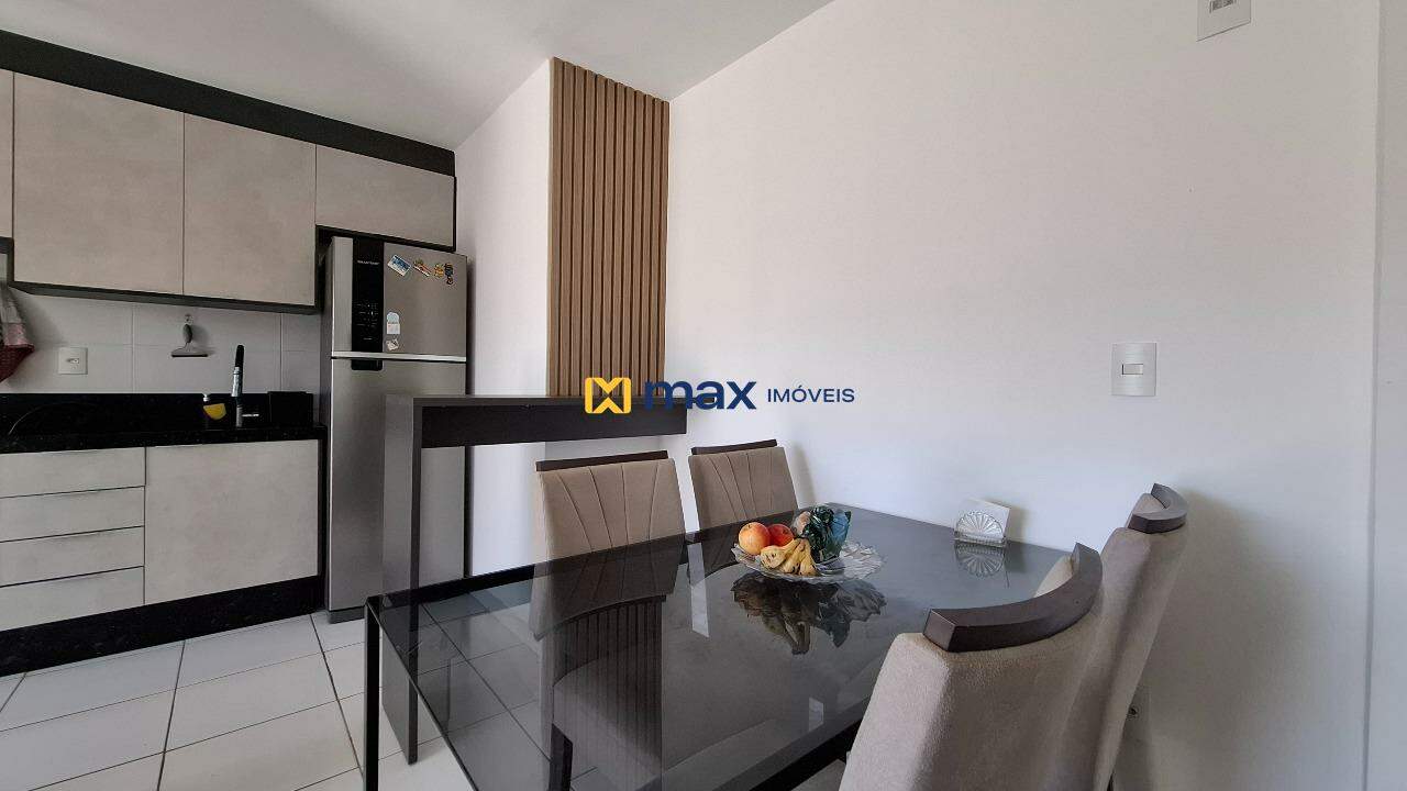 Apartamento à venda no Espinheiros: Living integrado