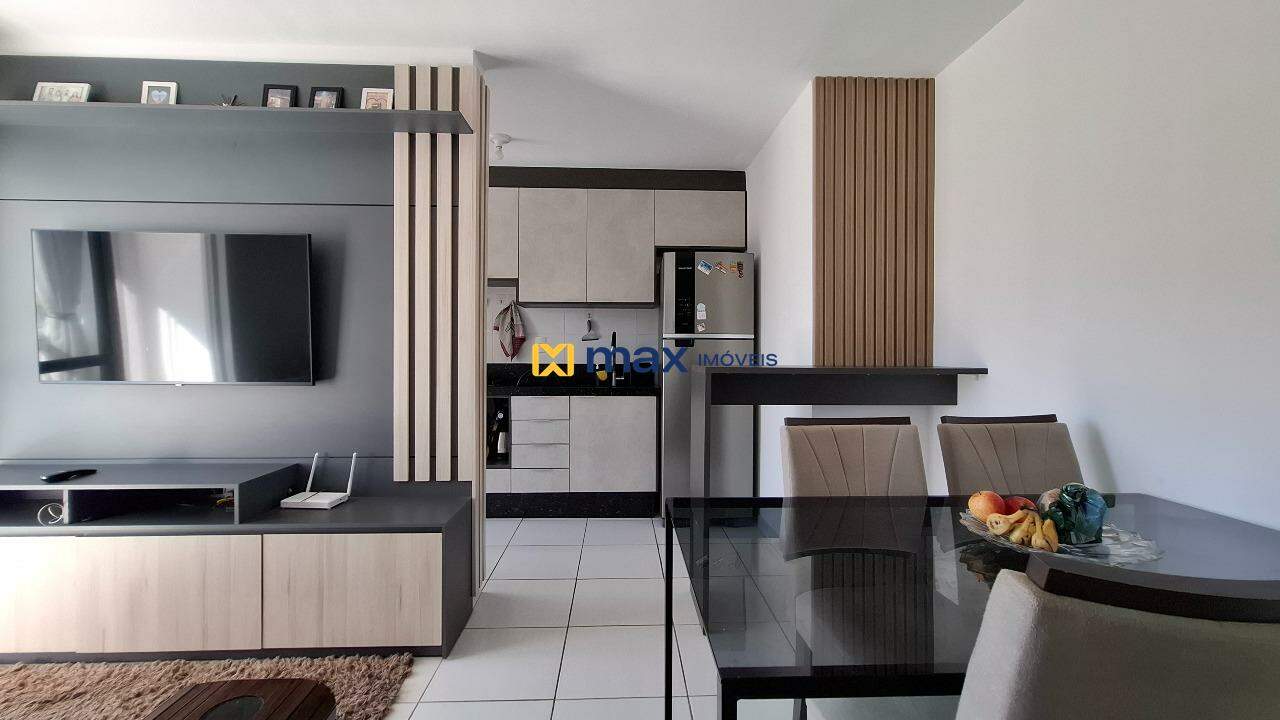 Apartamento à venda no Espinheiros: Living integrado
