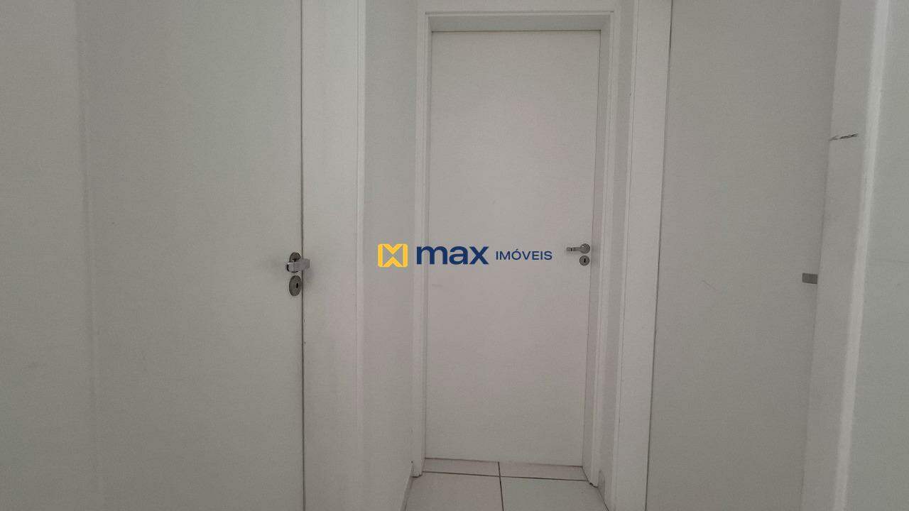 Apartamento à venda no Espinheiros: Corredor