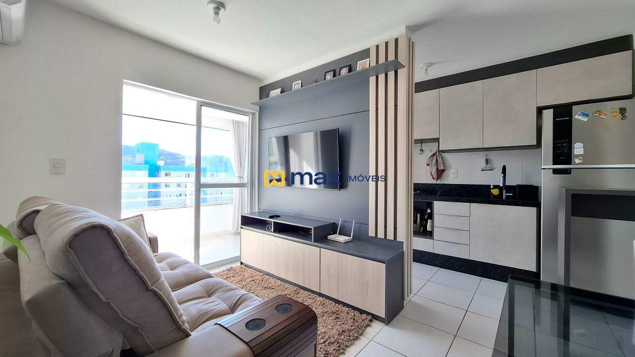 Apartamento à venda no Espinheiros: Living integrado