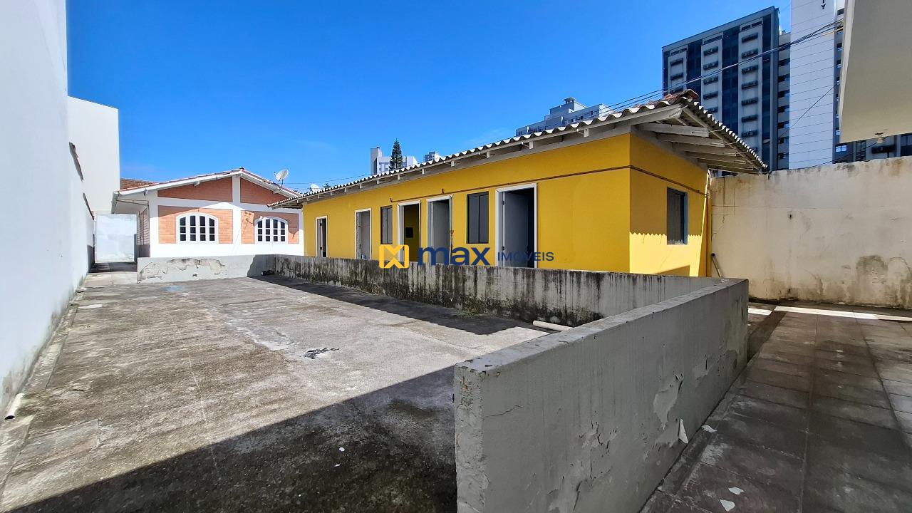 Casa Comercial para aluguel no Centro: Área externa