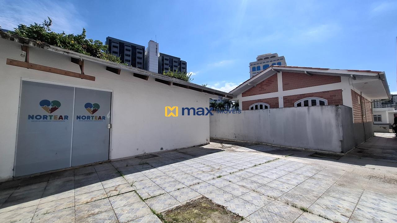 Casa Comercial para aluguel no Centro: Área externa