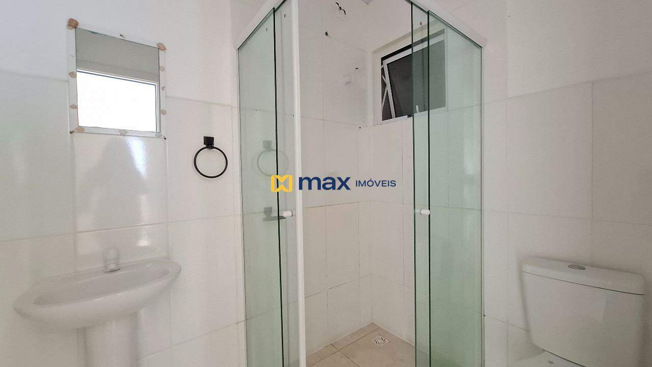 Apartamento à venda no Itaipava: Banheiro social