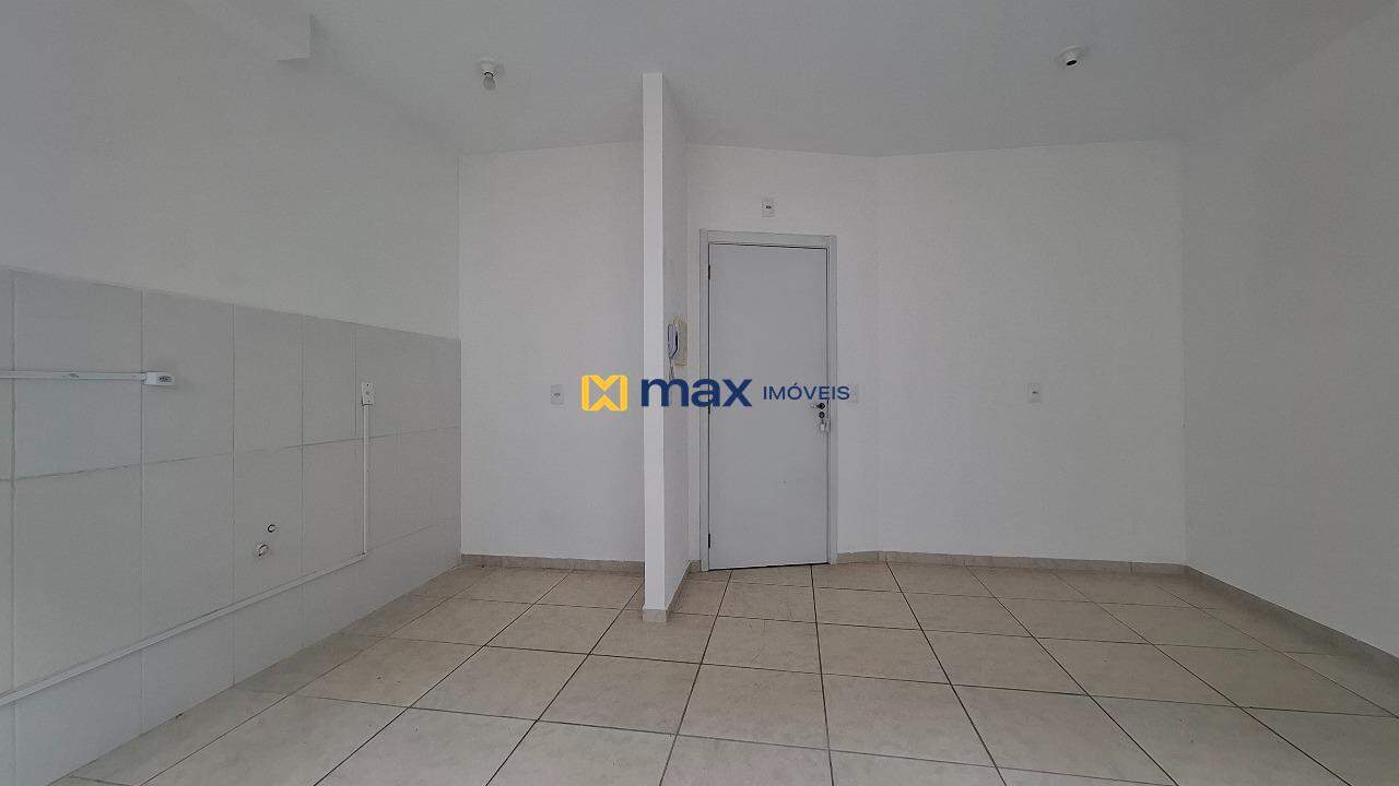 Apartamento à venda no Itaipava: Living integrado