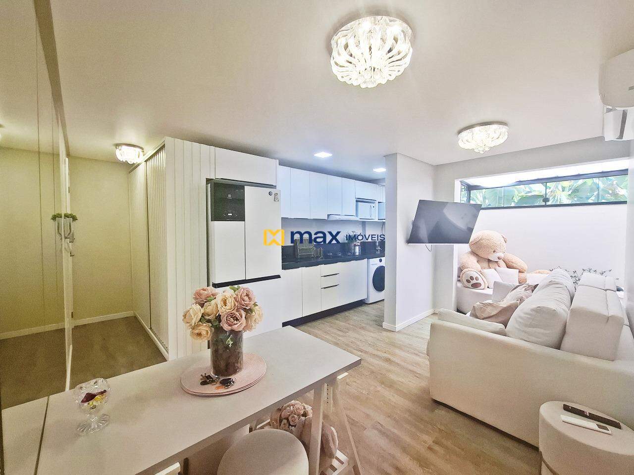 Apartamento à venda no Barra: Entrada/Sala/Cozinha
