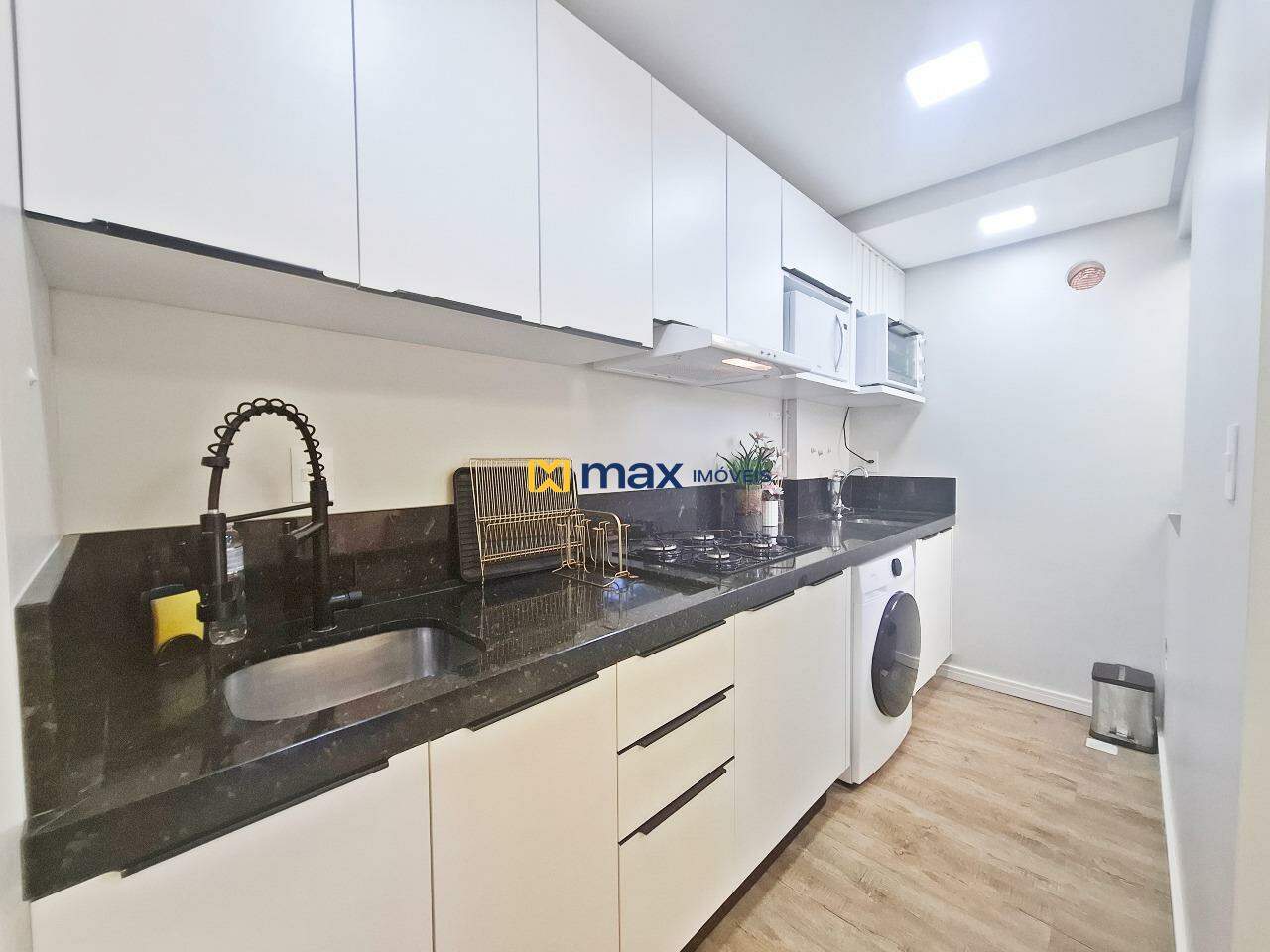 Apartamento à venda no Barra: Cozinha americana