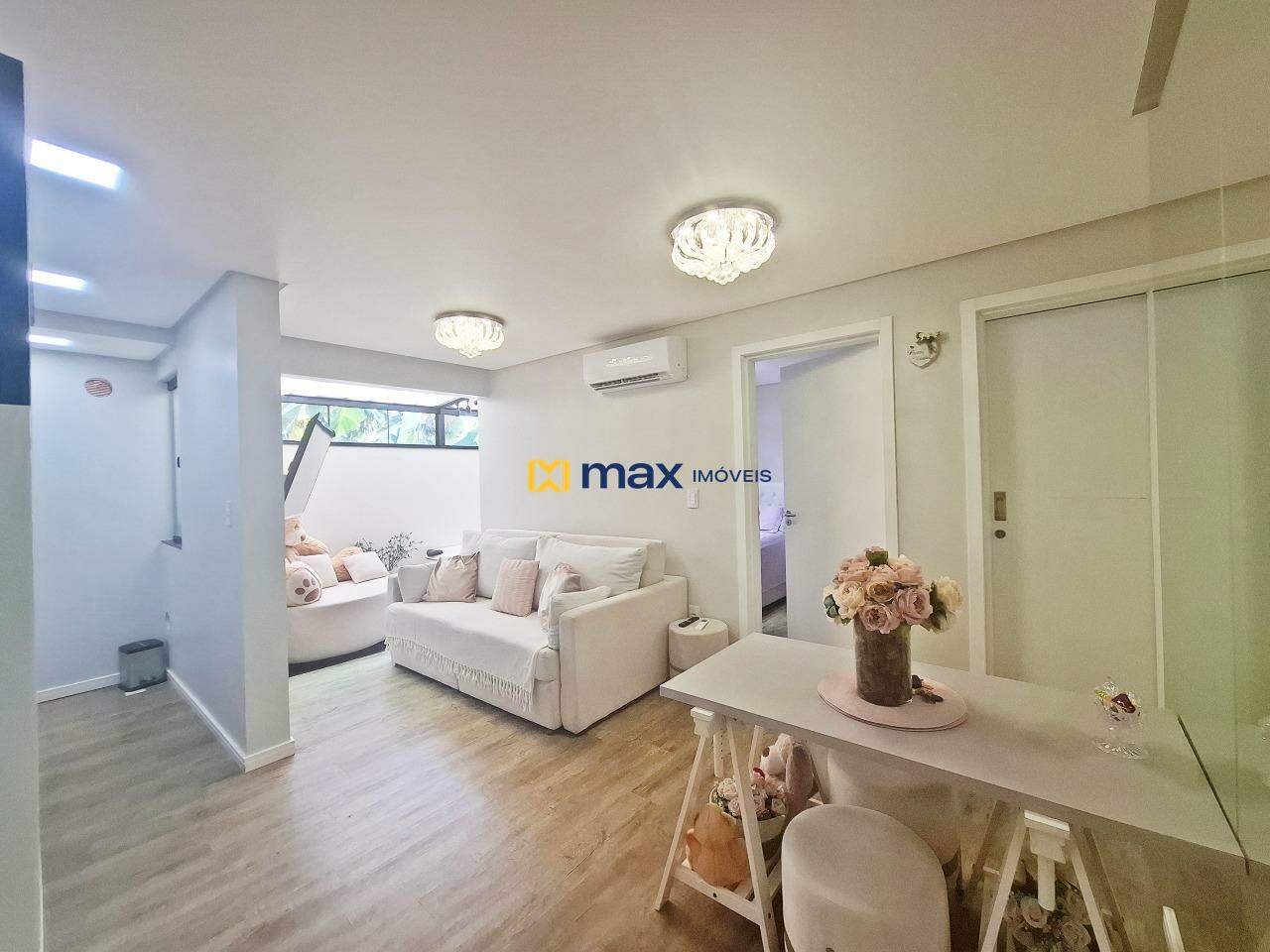 Apartamento à venda no Barra: Sala/Cozinha americana