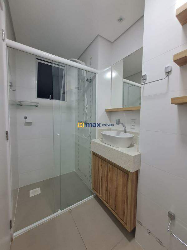 Apartamento para aluguel no Centro: Banheiro suite