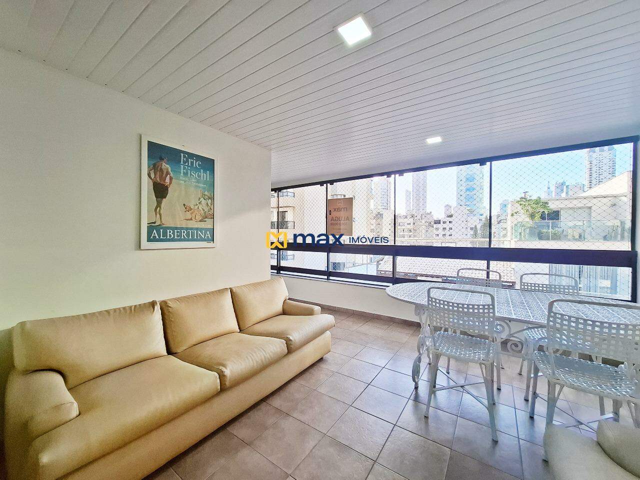 Apartamento para aluguel no Centro: Sacada