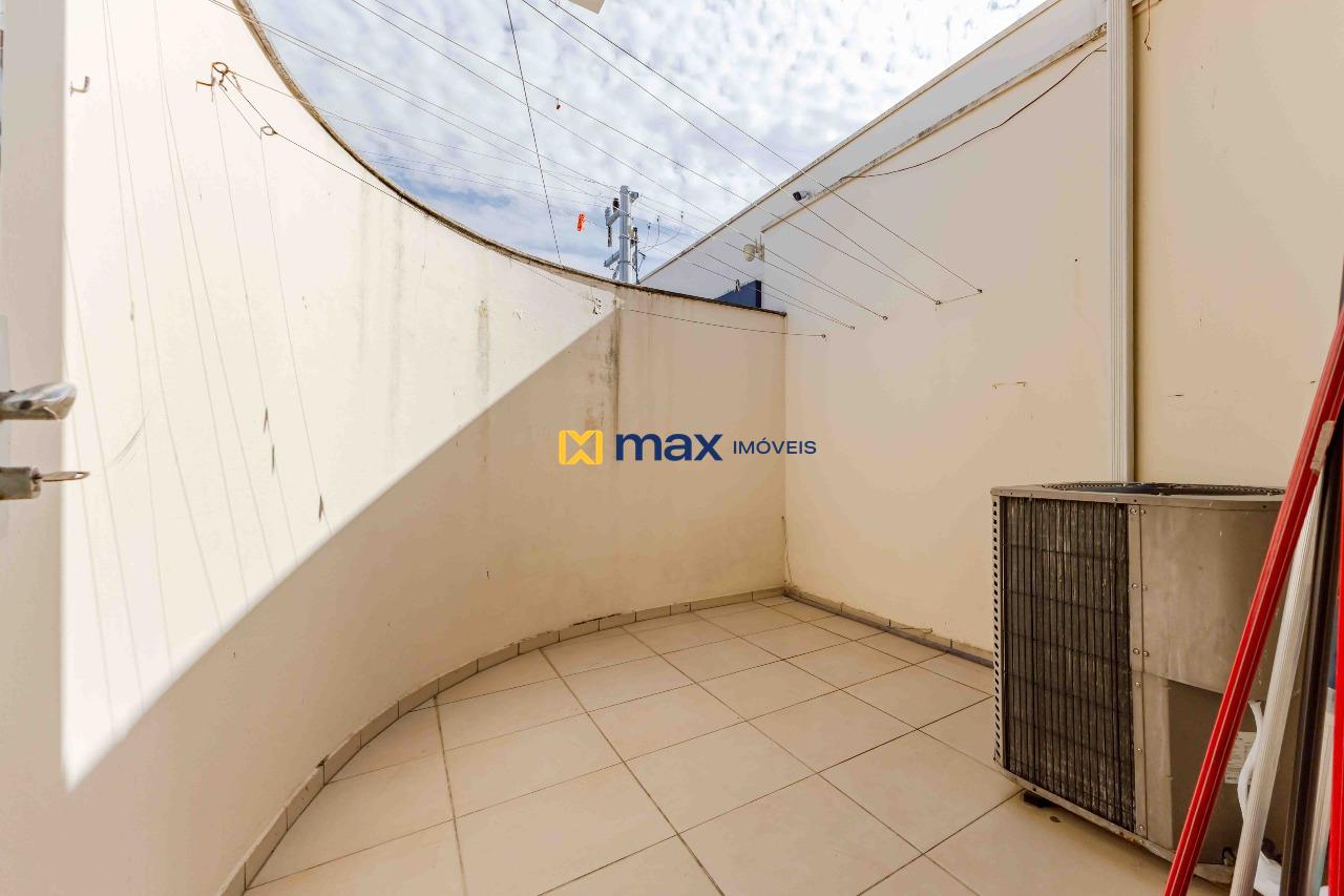 Casa para aluguel no Centro: Área externa Lavanderia