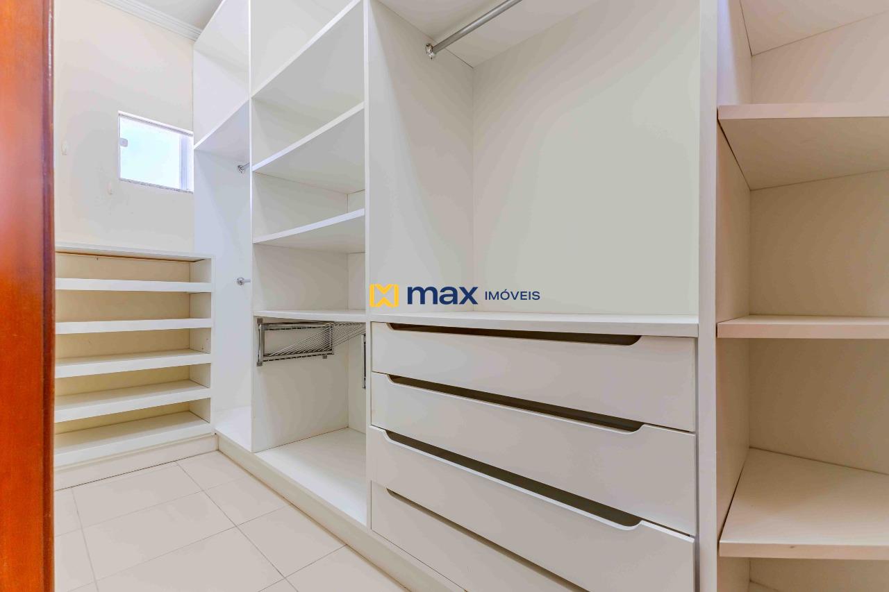 Casa para aluguel no Centro: Closet