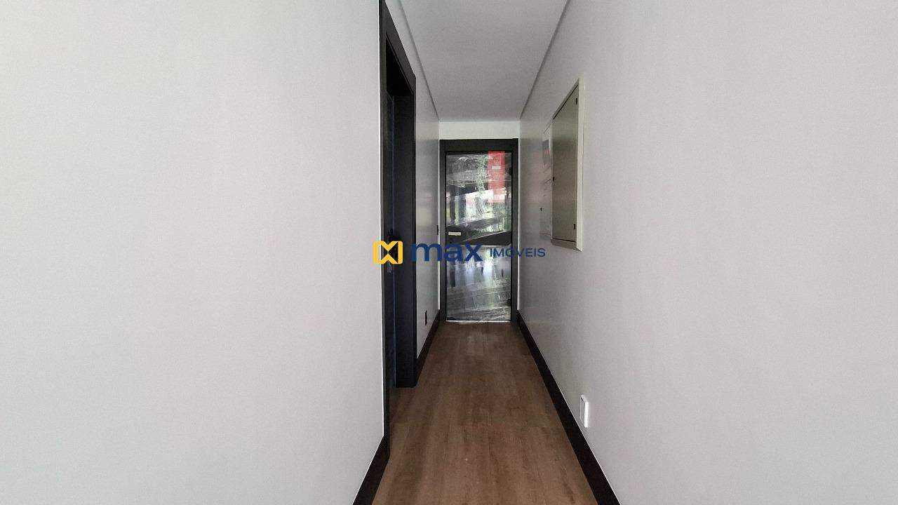 Apartamento à venda no Fazenda: Corredor
