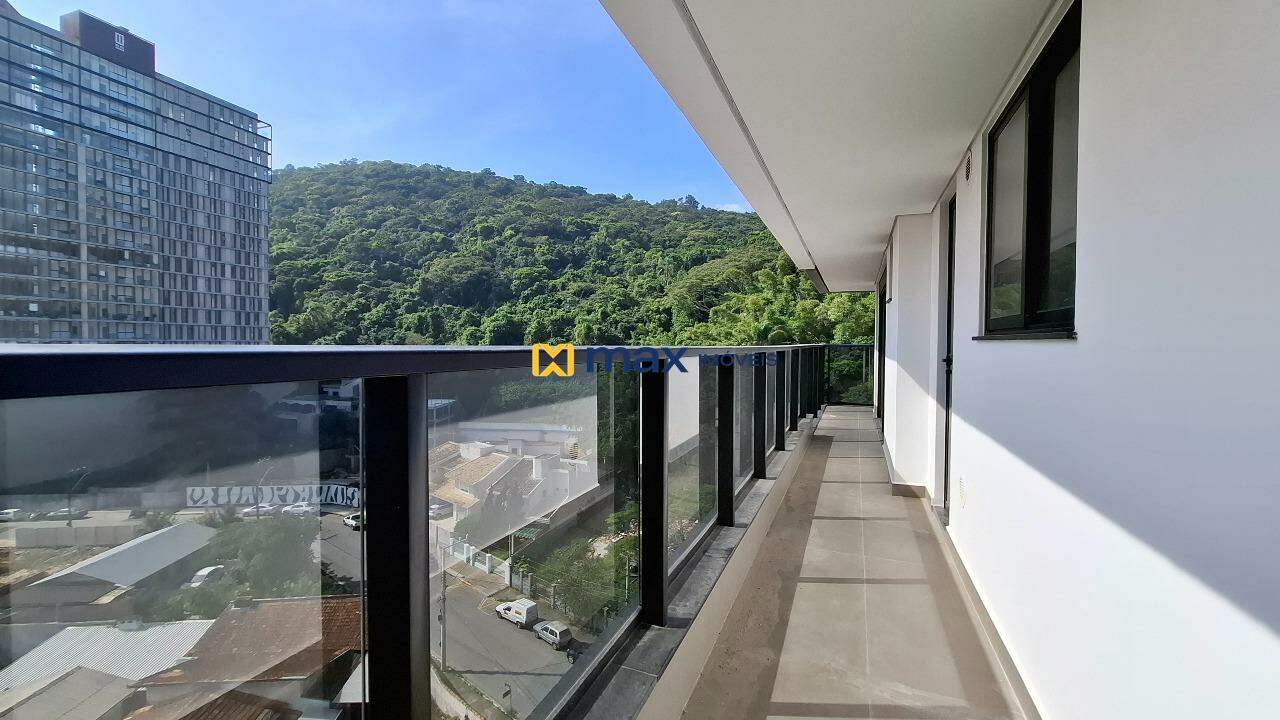 Apartamento à venda no Fazenda: Sacada com churrasqueira