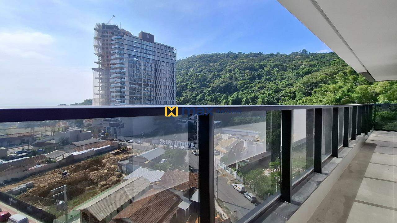 Apartamento à venda no Fazenda: Sacada com churrasqueira