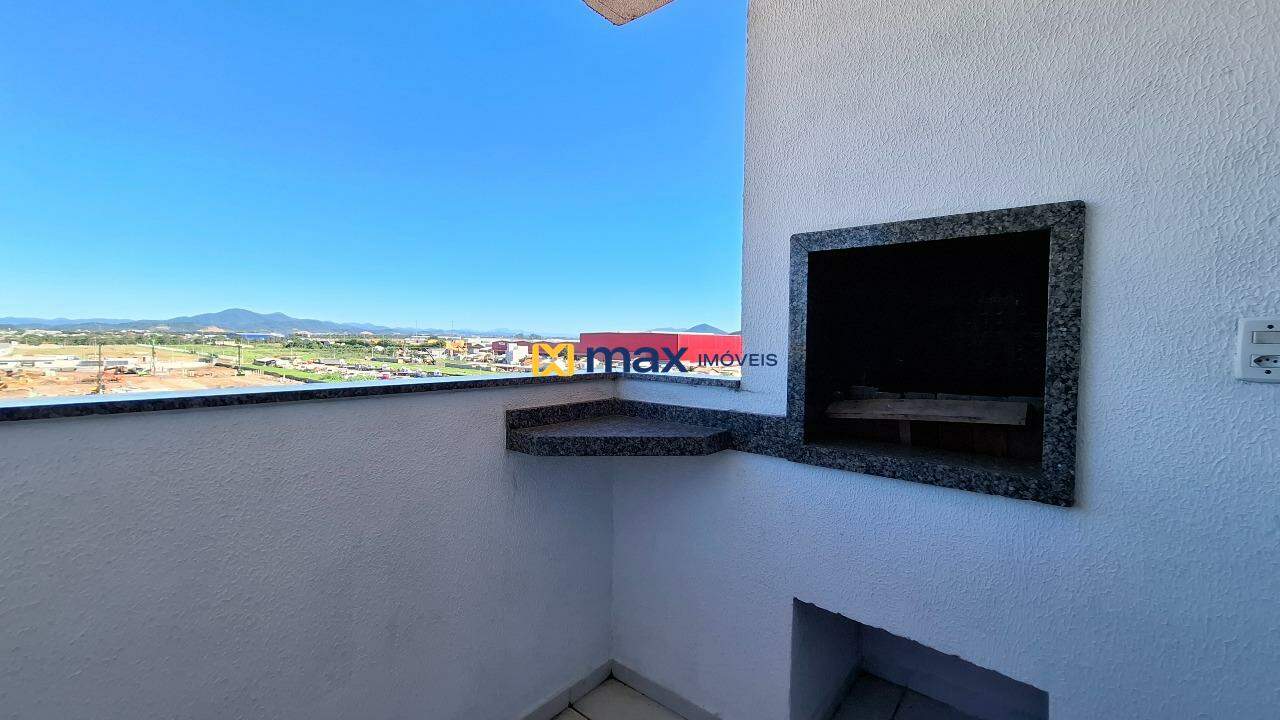 Apartamento à venda no Cordeiros: Sacada com churrasqueira