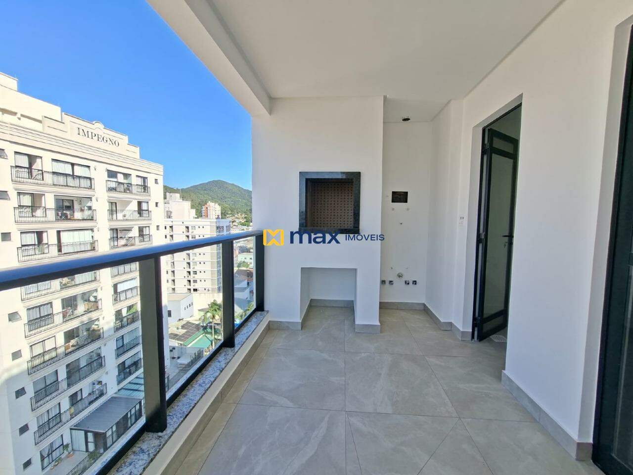 Apartamento para aluguel no Vila Operária: Sacada com churrasqueira