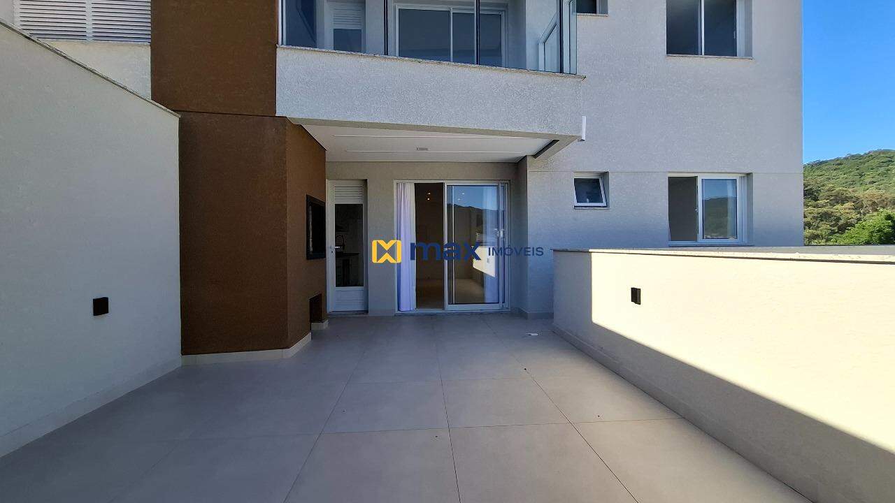 Apartamento à venda no Fazendinha: Sacada com churrasqueira