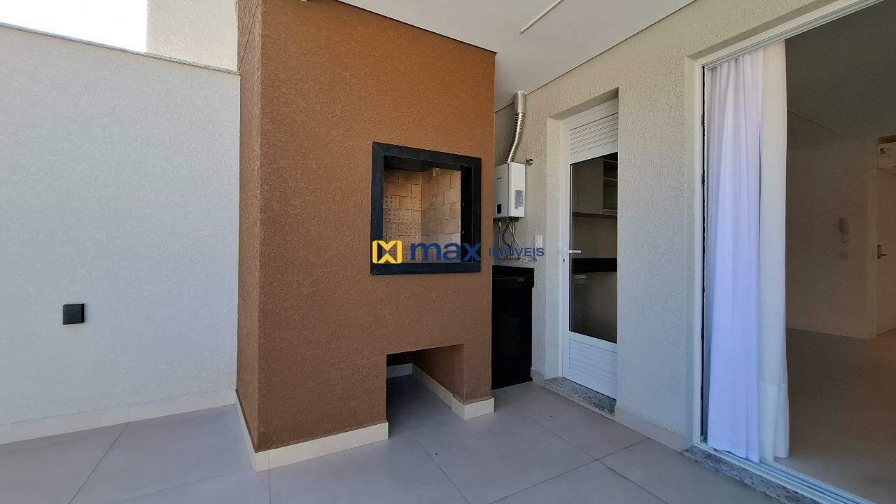 Apartamento à venda no Fazendinha: Sacada com churrasqueira