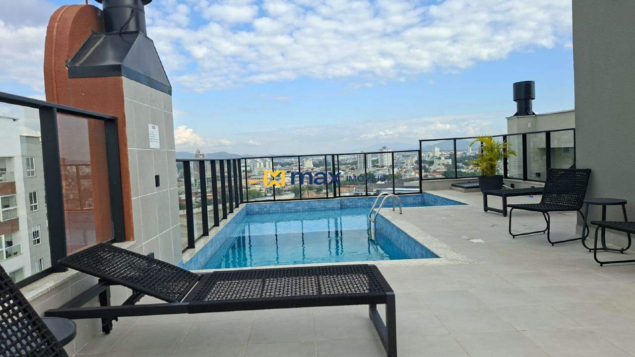 Apartamento para aluguel no São João: Área da piscina
