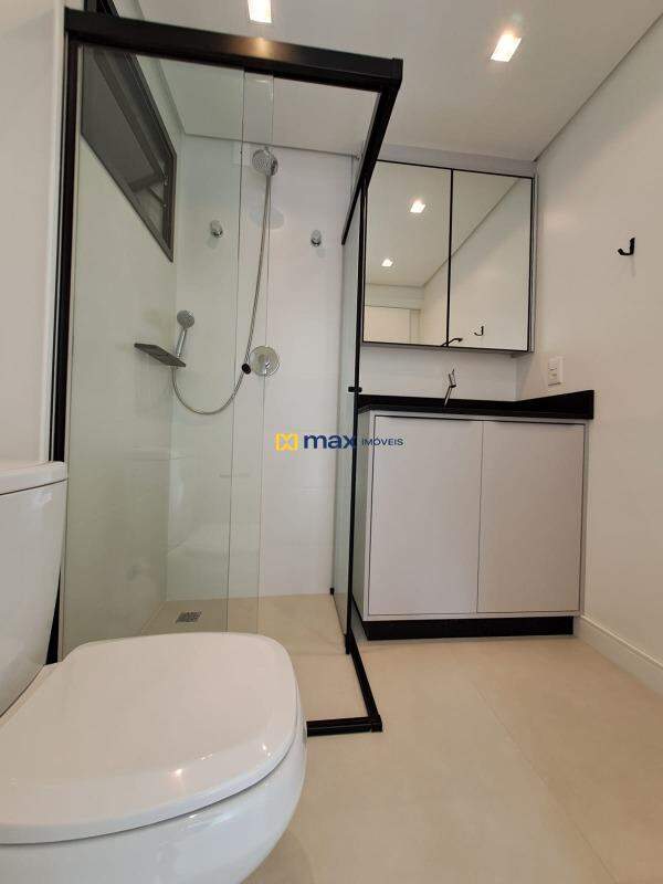 Apartamento para aluguel no Gravatá: Banheiro social