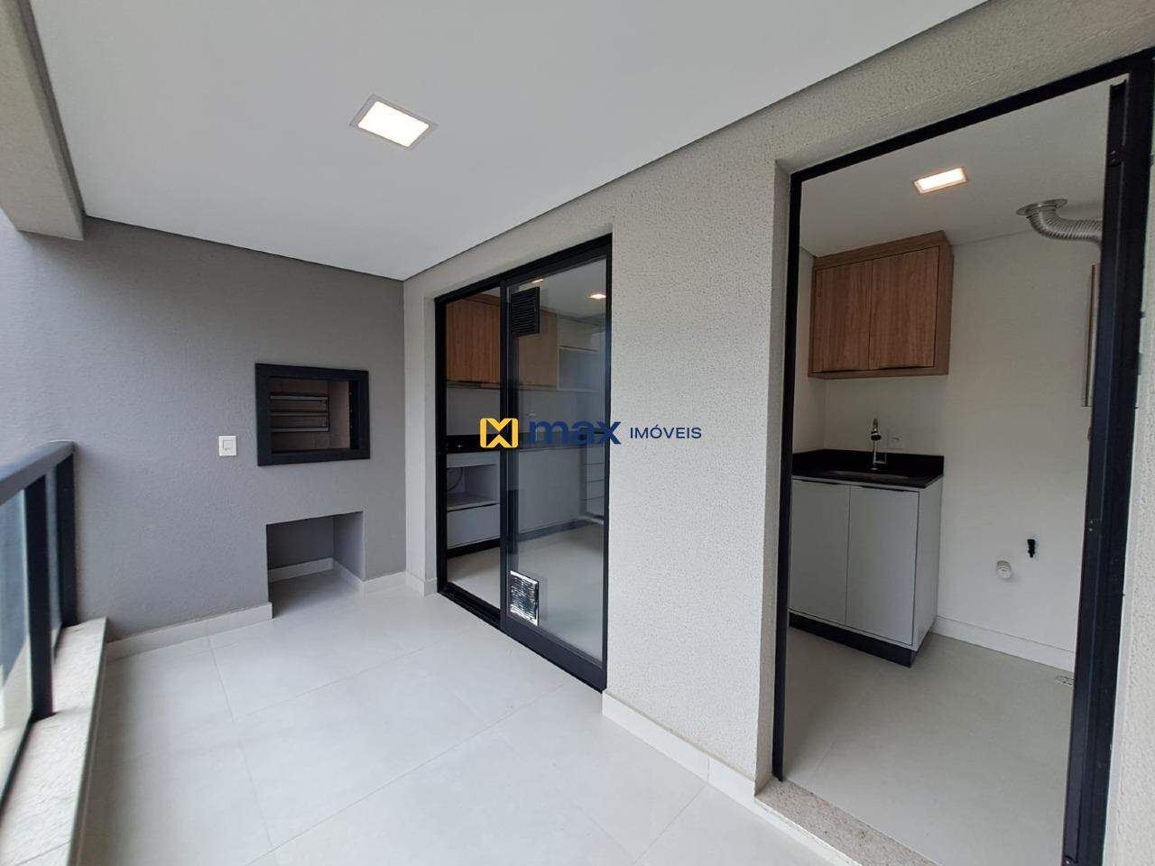 Apartamento para aluguel no Gravatá: Sacada c/ area de serviços