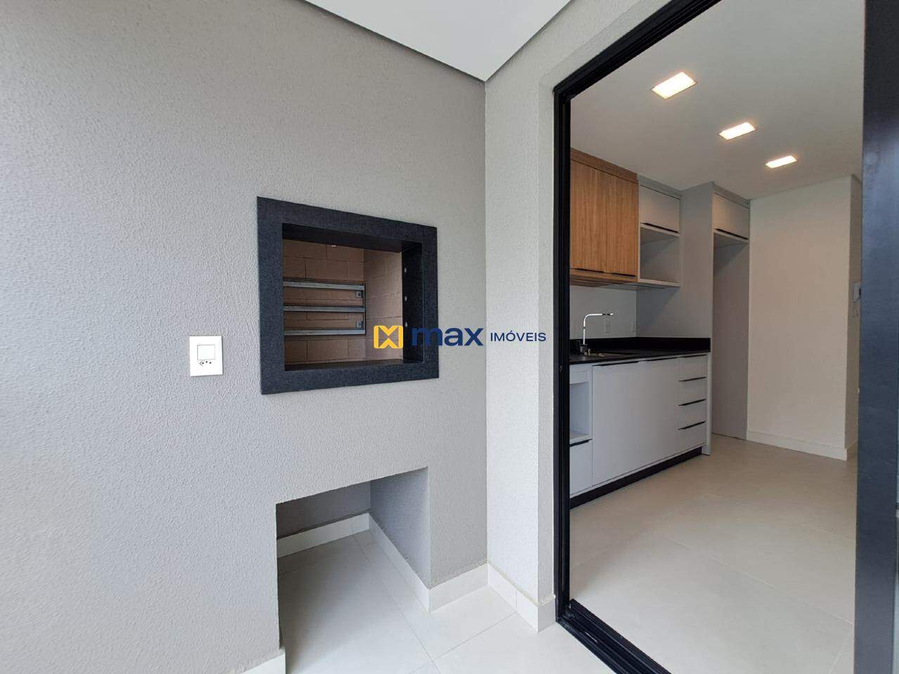 Apartamento para aluguel no Gravatá: sacada c/ churrasqueira