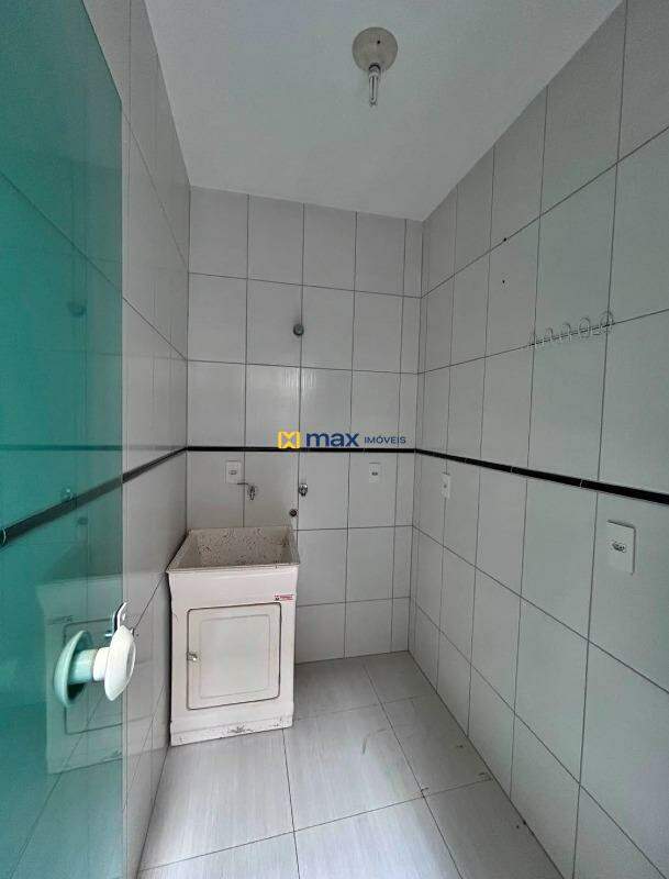 Casa à venda no Centro: Fundos Lavanderia 