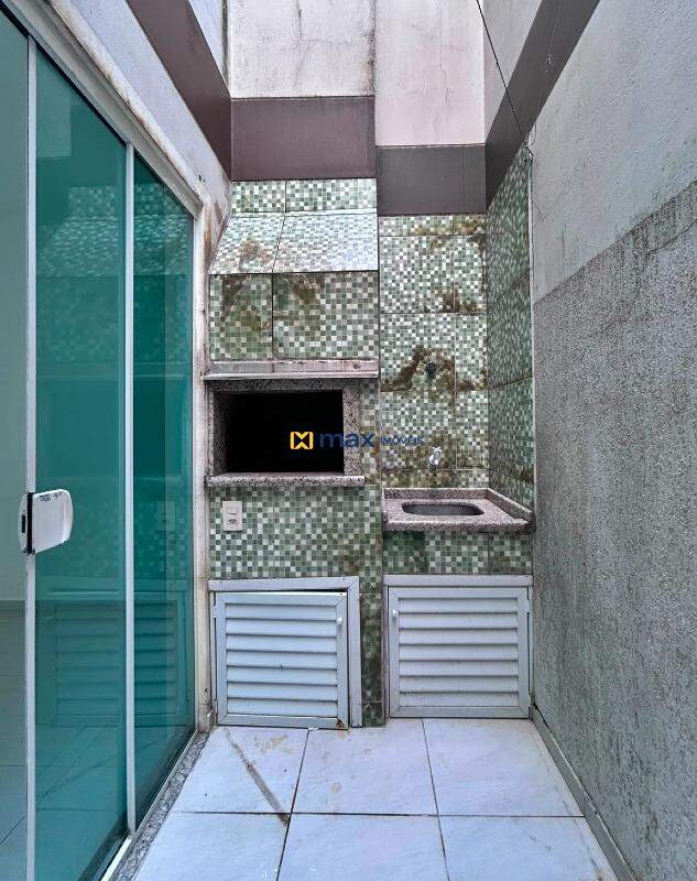 Casa à venda no Centro: Fundos Churrasqueira