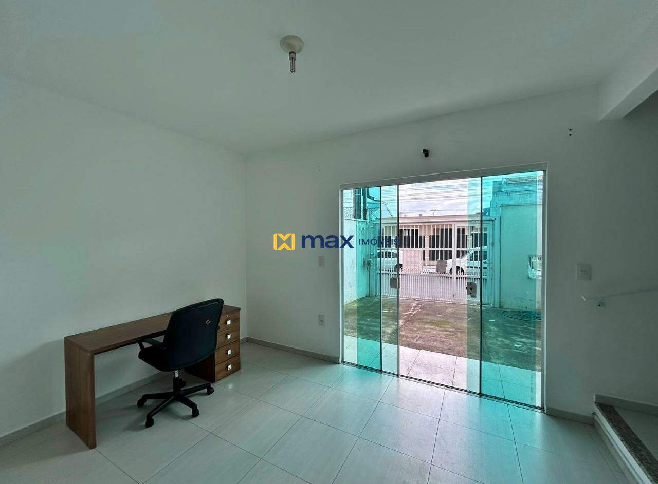Casa à venda no Centro: Sala de Estar e TV