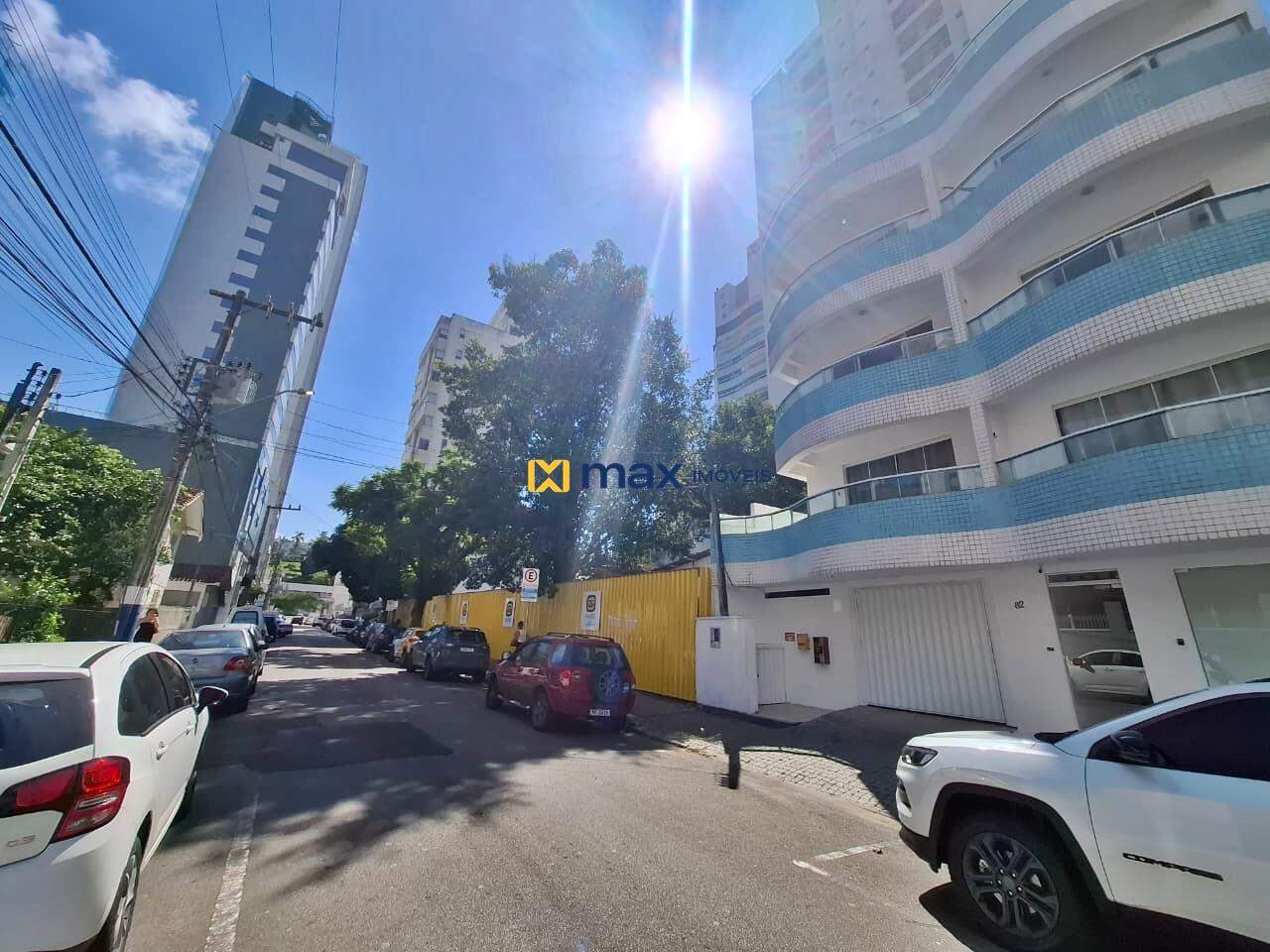 Prédio à venda no Pioneiros: 