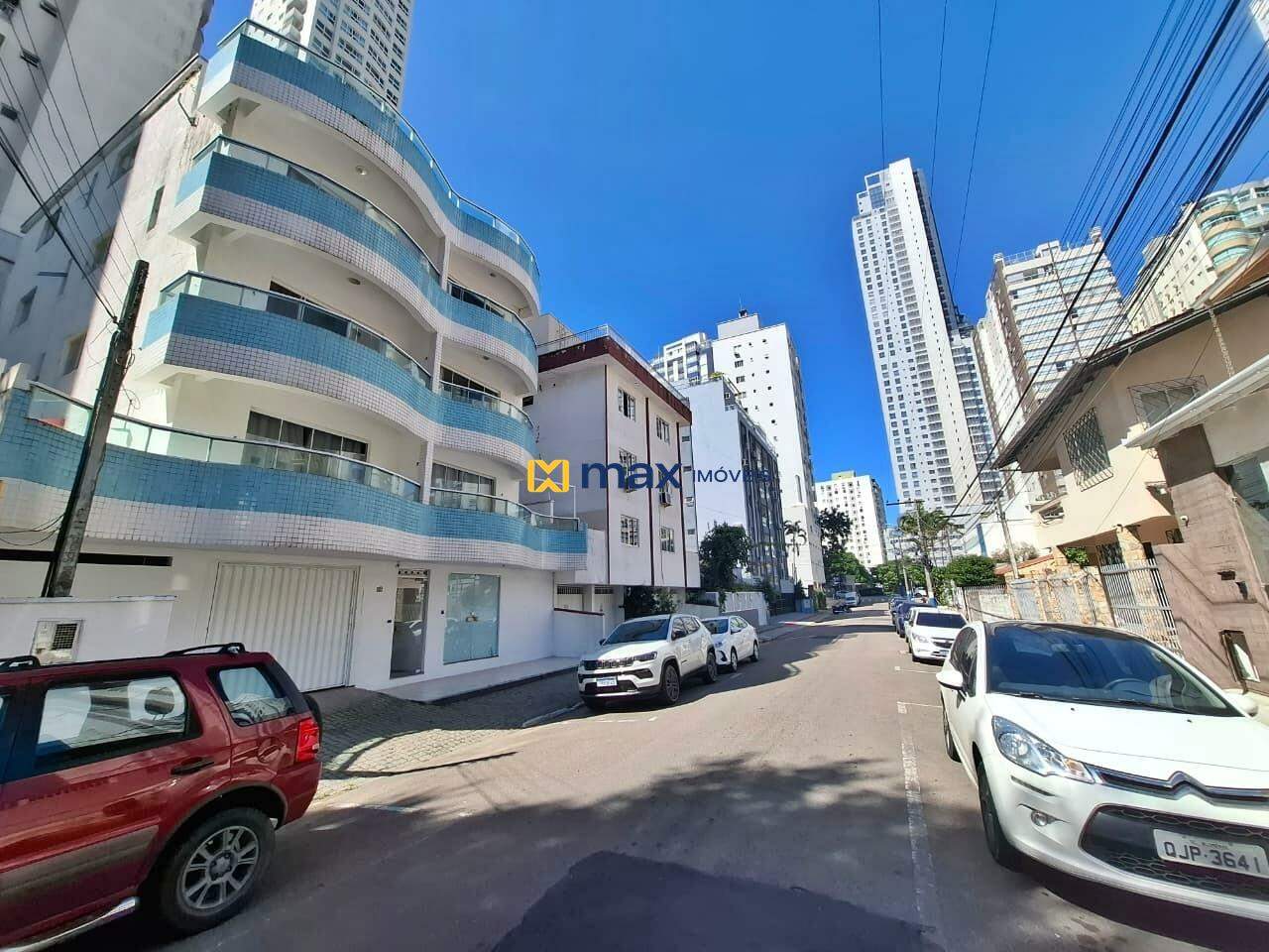 Prédio à venda no Pioneiros: 