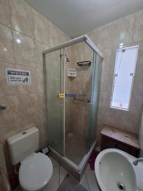 Prédio à venda no Pioneiros: 