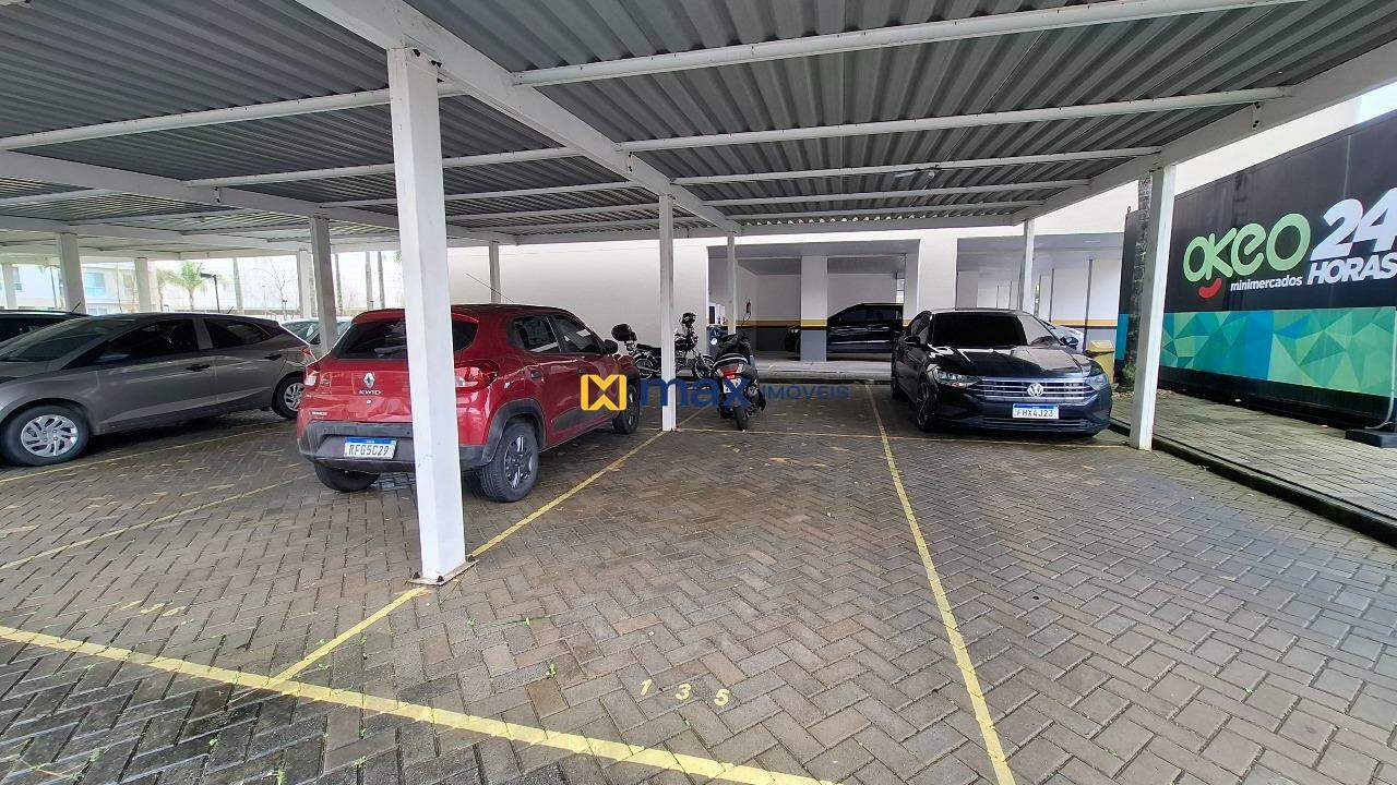 Apartamento para aluguel no São João: Garagem