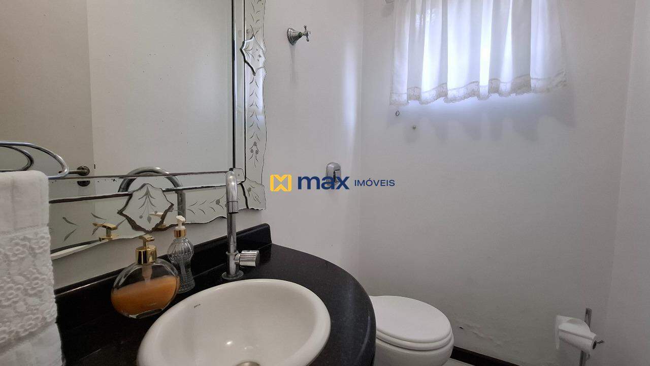 Casa à venda no Vila Operária: Lavabo
