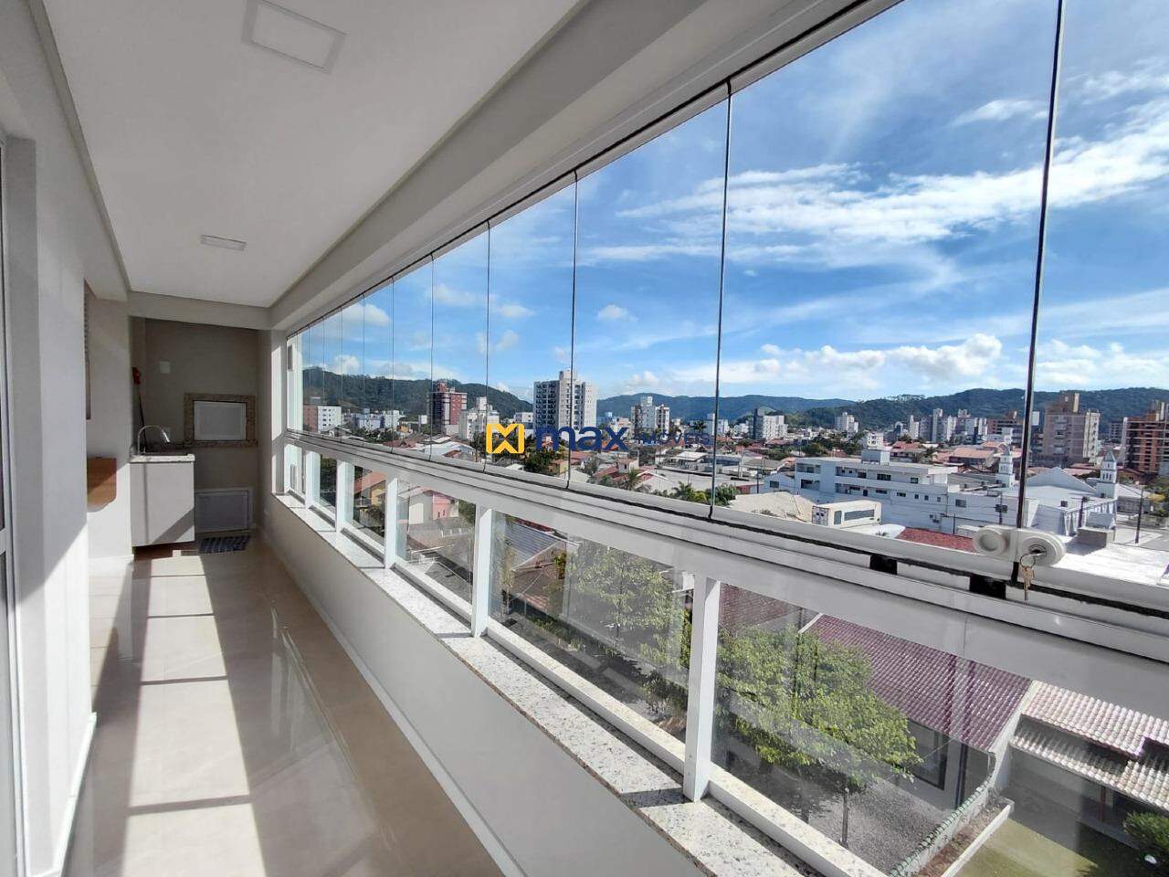 Apartamento para aluguel no Gravatá: Varanda