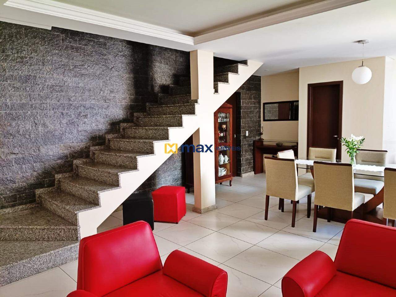 Casa à venda no Vila Real: Sala de Estar e Jantar